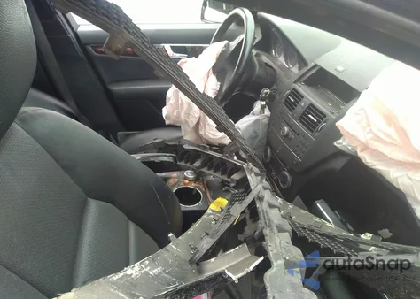 2010 Mercedes-Benz C 300 Sport 4Matic/Luxury 4Matic z USA, uszkodzony, nr VIN WDDGF8BB2AF448187